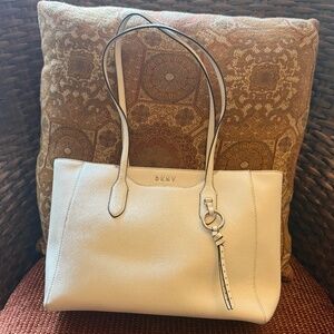 DKNY LOLA TOTE